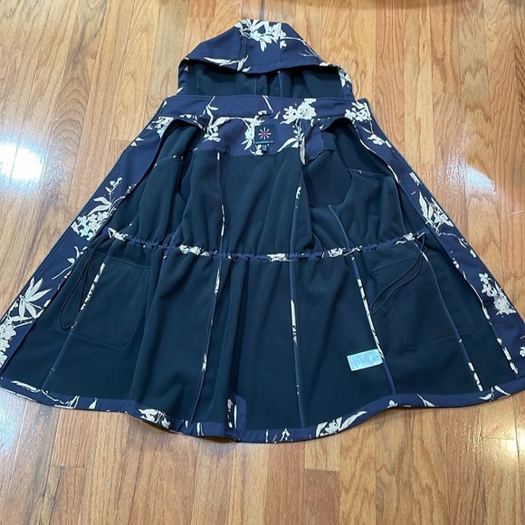 A Isaac Mizrahi Live Women’s Coat Size 1X Full Zipper Removable Hood Black Tan - Picture 11 of 13